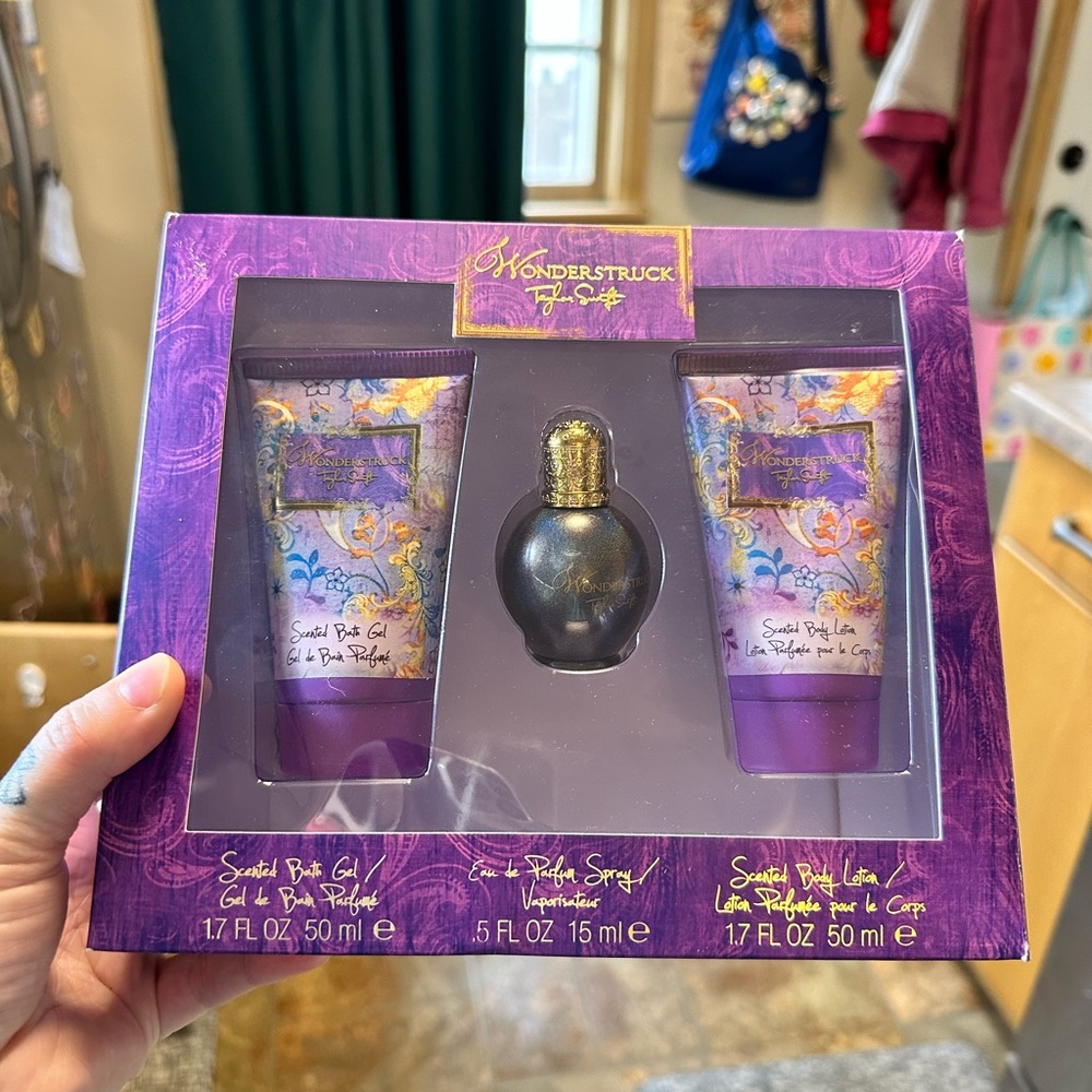 Taylor swift wonderstruck perfume, lotion and bath gel *Vintage*